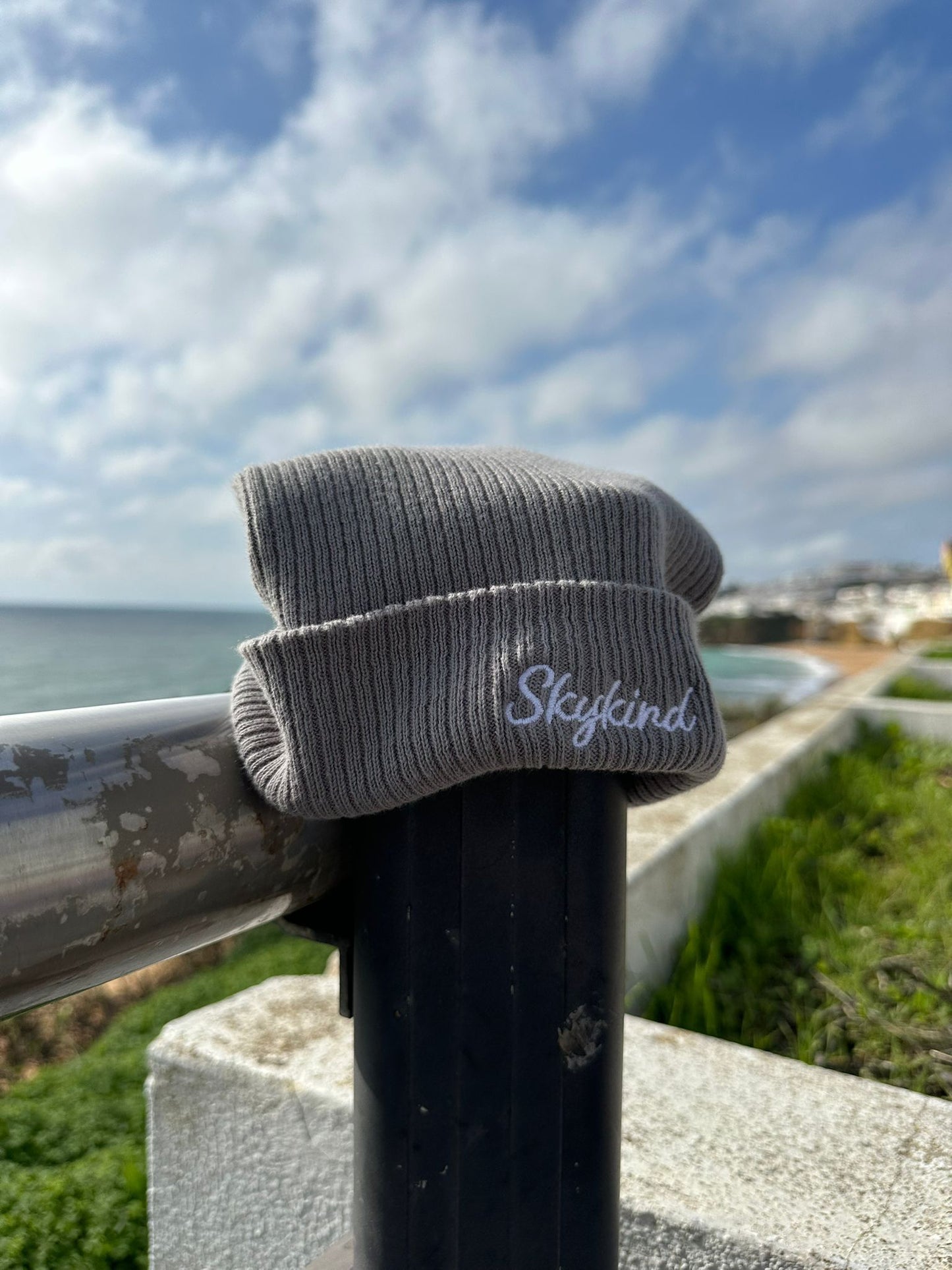 Skykind - Gorro com dobra